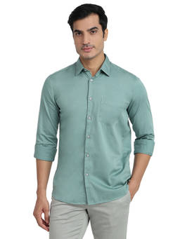 Parx - Slim Fit Solid Medium Green Shirt