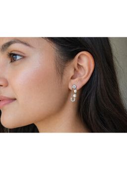 RUHA JEWELS - Chic Pearl And Diamond Silver Earrings