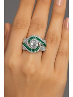 RUHA JEWELS - Regal Glow Emerald Silver Ring (16)