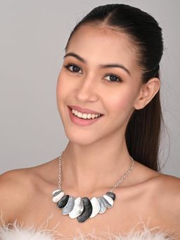 REENISAA - Black And Silver Pebble Necklace