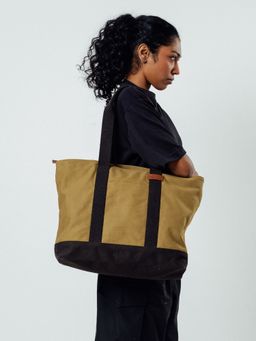 DailyObjects - Olive Green-Clove Field Tote Bag