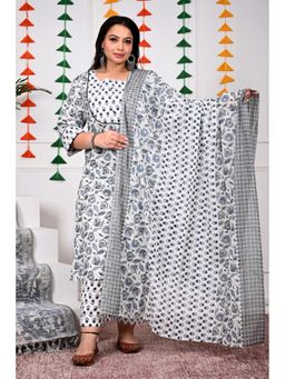 Swasti - White Women Plus Size Kurta with Pant and Dupatta