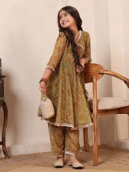 Bugandbees - Girls Olive Chiffon Full Sleeves Kurta with Pant