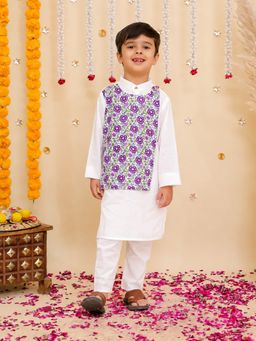 BownBee - White Floral Cotton Kurta and Pyjama