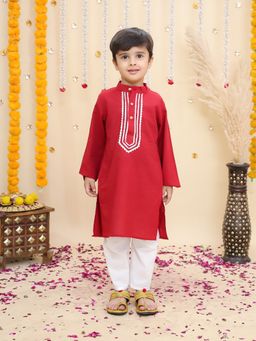 BownBee - Maroon Solid Cotton Kurta and Pyjama