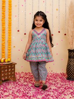BownBee - Green Floral Cotton Kurta and Pant