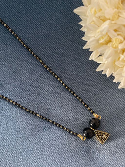 Digital Dress Room - Black Fancy Triangle Shape Pendant Mangalsutra