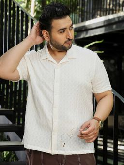Instafab Plus - Men's Off White Textured Half Sleeves Relaxed Fit Casual Wear Shirt