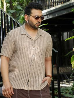 Instafab Plus - Men's Beige Textured Half Sleeves Relaxed Fit Casual Wear Shirt