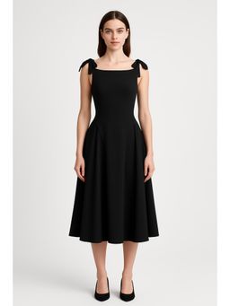 Cider - Boat Neckline Solid Knotted Pleated Sleeveless Maxi Dress