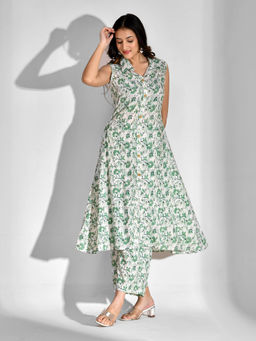 Mokshi - Women Green Floral Printed Rayon Kurta with Palazzo (Set of 2)