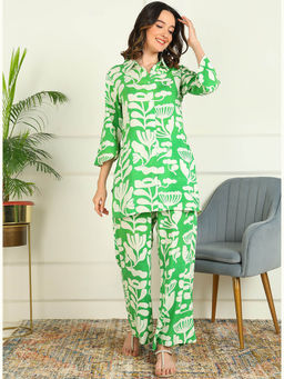 Mokshi - Women Green Floral Printed Rayon Kurti with Palazzo (Set of 2)