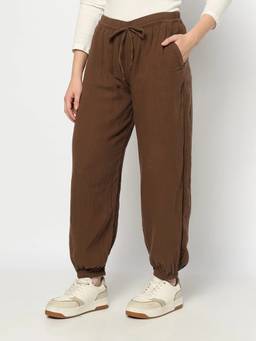 GAP - Women's Solid Relaxed Fit Mid Rise Brown Jogger