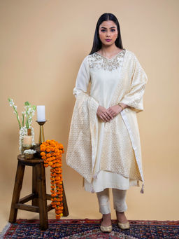 SMRITI GUPTA - Cream Brocade Dupatta