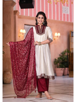 Juniper - Ivory Zari Embroidered Chanderi Kurta with Sequins and Beads (Set of 3)