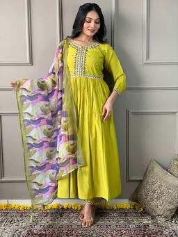 BLACK SCISSOR - Chanderi Viscose Fabric Embroidered Kurta with Bottom and Dupatta (Set of 3)