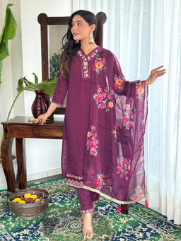 BLACK SCISSOR - Chanderi Fabric Lace Work Kurta with Bottom and Dupatta (Set of 3)