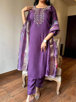 BLACK SCISSOR - Chanderi Viscose Fabric Embroidered Kurta with Bottom and Dupatta (Set of 3)