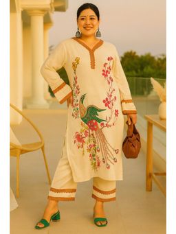 CURVES BY TULSATTVA - Beige Floral V-Neck Kurta With Palazzo