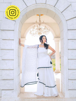 MONK & MEI - Sharmila Chikanakari Kurta- White