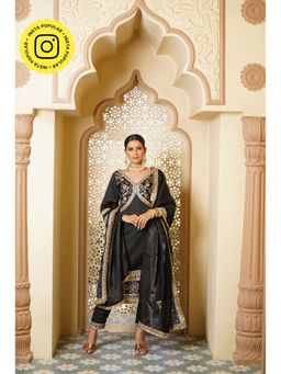 MONK & MEI - Ghazal Brocade Kurta Pant and Dupatta (Set of 3)