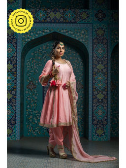 MONK & MEI - Pink Zaalima Kurta with Salwar and Dupatta (Set of 3)