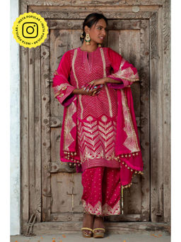 MONK & MEI - Nawabzadi Women Pink Velvet Embroidered Kurta With Pant And Dupatta