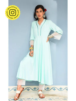 MONK & MEI - Zainab Women Green Rayon Embroidered Kurta With Pant
