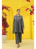 Green color option, Sold out, Currently selected