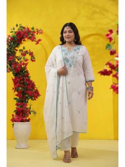Scakhi - White Embroidered Mulmul Straight Kurta with Pant and Dupatta