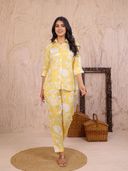 Yellow color option, Currently selected