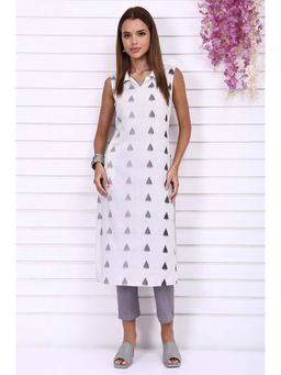 Aurelia - Women's White Yarn Dyed Cotton Rayon Straight Sleeveless Kurta