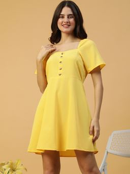 Oxolloxo - Women Yellow Square Neck Short Sleeve Horn Button Detailed Mini Dress