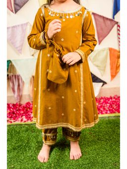 Tilsim by Sagarika Mehrotra - Mustard Anarkali Kurta with Pyjama and Potli Bag (Set of 3)