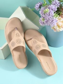 CLOG LONDON - Women Beige Comfortable Sandals