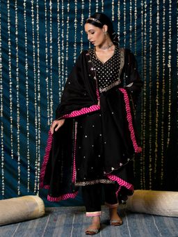 Maison Shefali - Hunar Ragini Kurta (Set of 3)