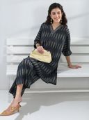 Black color option, Sold out, Currently selected