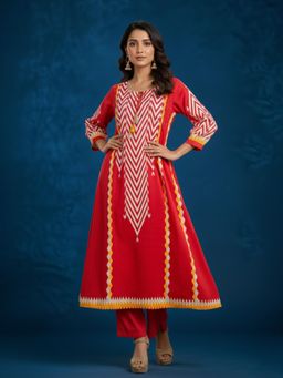 Varanga - Women's Straight-Fit Red Kurta with Pant