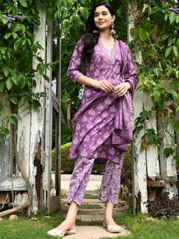 DECKEDUP - Purple Floral Printed Pure Cotton Straight Kurta with Trouser And Dupatta