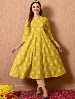 DECKEDUP - Green Floral Printed Round Neck Panelled Anarkali Kurta with Pant