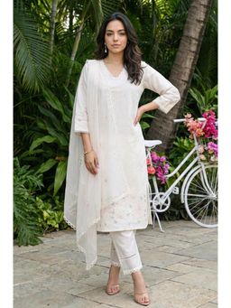 W - Off White Thread Embroidered Chanderi Straight Kurta with Pant And Dupatta