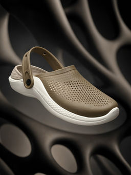 Off Limits - Men Brown Rio Clogs