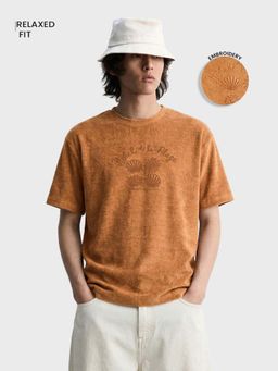 The Indian Garage Co - Brown Men Relaxed Fit Graphic Printed Crew Neck Half Sleeves T-Shirt
