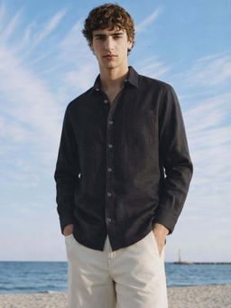 The Indian Garage Co - Black Men Slim Fit Solid Cutaway Collar Full Sleeves Shirt
