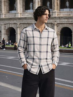 The Indian Garage Co - Grey Men Slim Fit Checked Cutaway Collar Full Sleeves Shirt