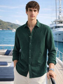 The Indian Garage Co - Green Men Slim Fit Striped Cutaway Collar Full Sleeves Shirt