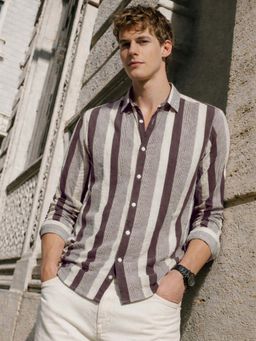 The Indian Garage Co - Brown Men Regular Fit Vertical Striped Cutaway Collar Full Sleeves Shirt