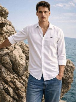The Indian Garage Co - White Men Slim Fit Textured Cutaway Collar Full Sleeves Shirt
