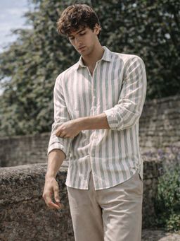 The Indian Garage Co - Green Men Regular Fit Vertical Striped Cutaway Collar Full Sleeves Shirt