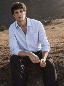 The Indian Garage Co - Blue Men Regular Fit Vertical Striped Cutaway Collar Full Sleeves Shirt